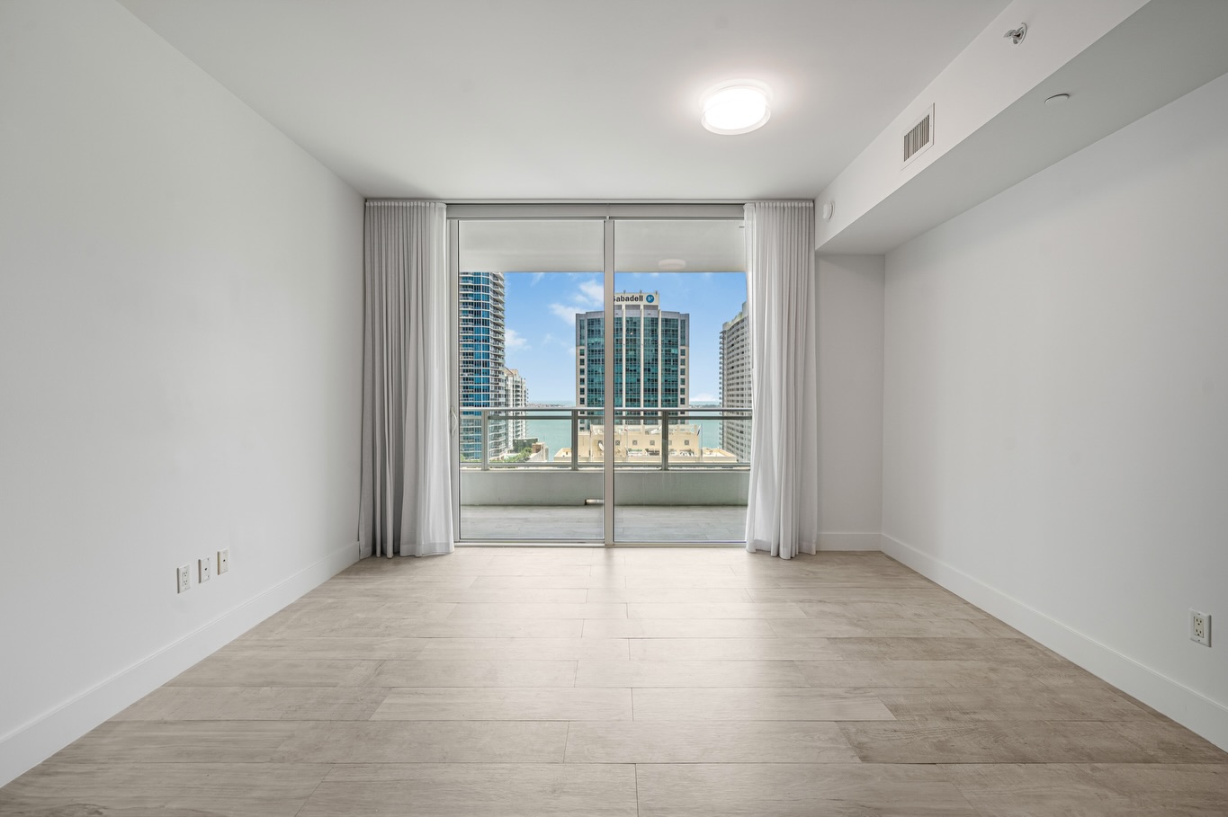 South Florida real estate listing photo by Maksim Arsholoev