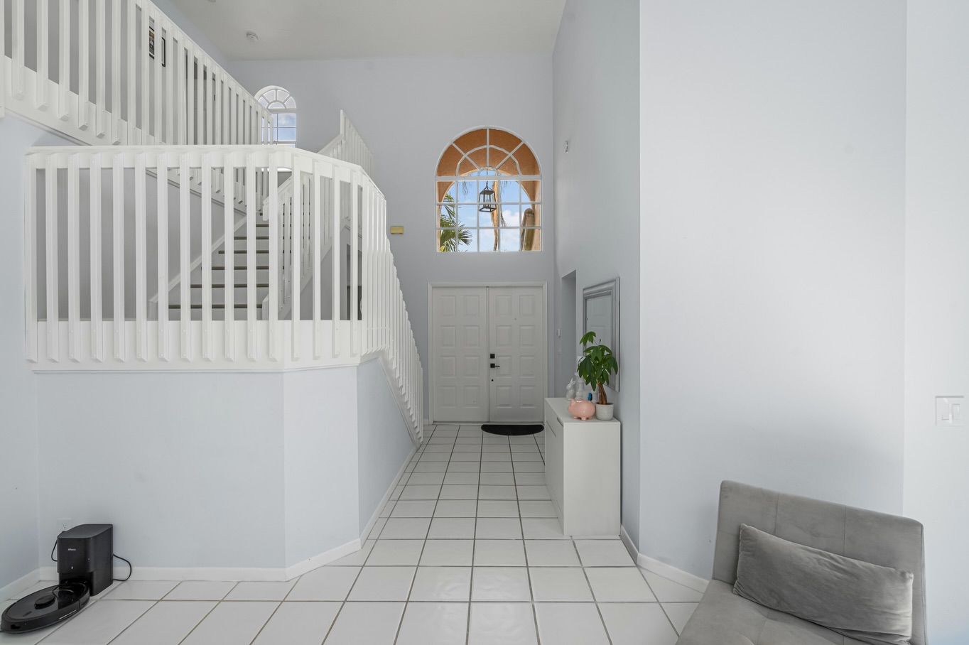 South Florida real estate listing photo by Maksim Arsholoev
