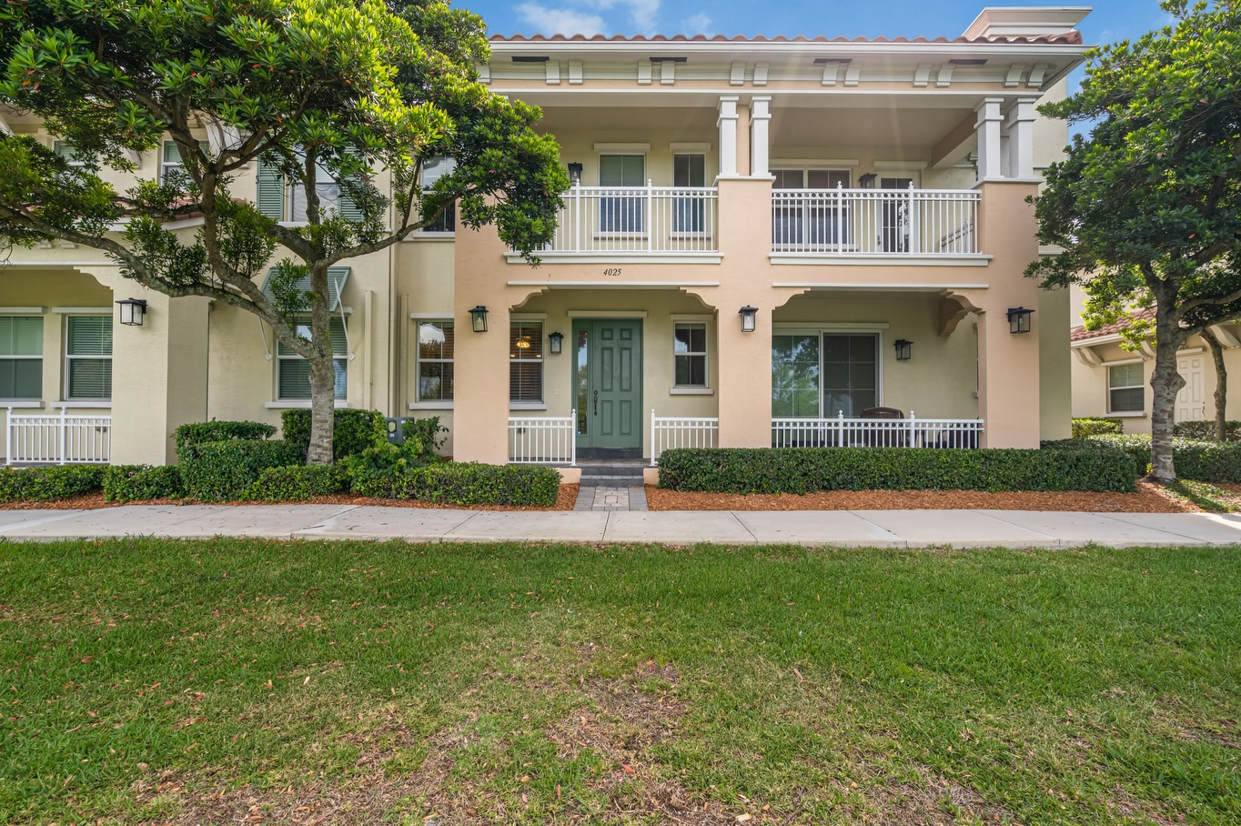 South Florida real estate listing photo by Maksim Arsholoev