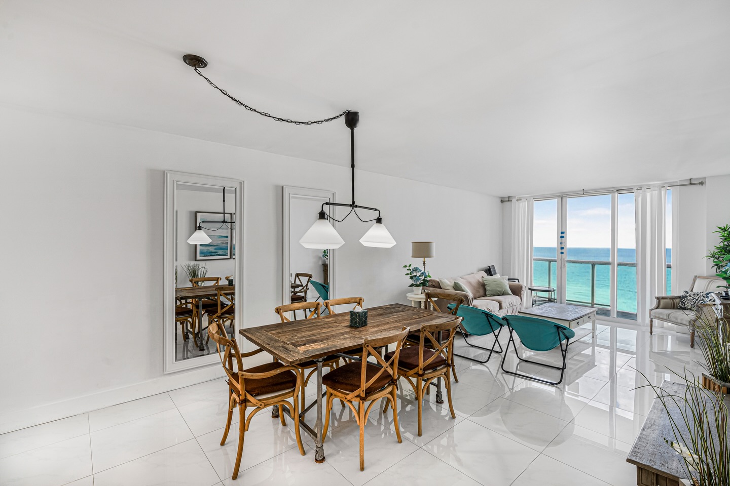 South Florida real estate listing photo by Maksim Arsholoev
