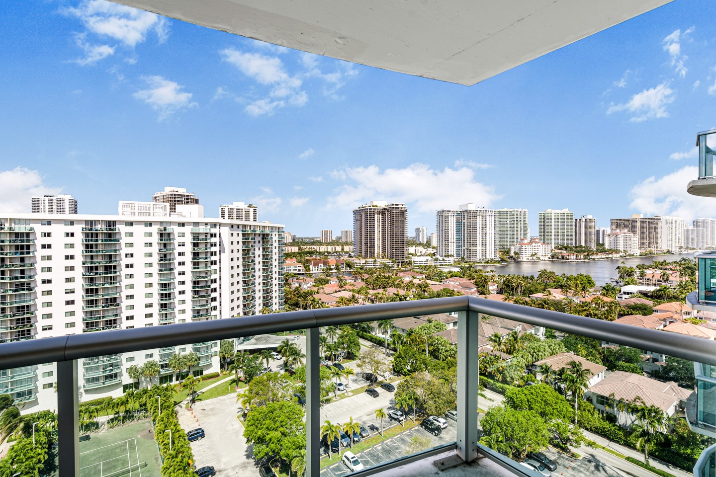 South Florida real estate listing photo by Maksim Arsholoev