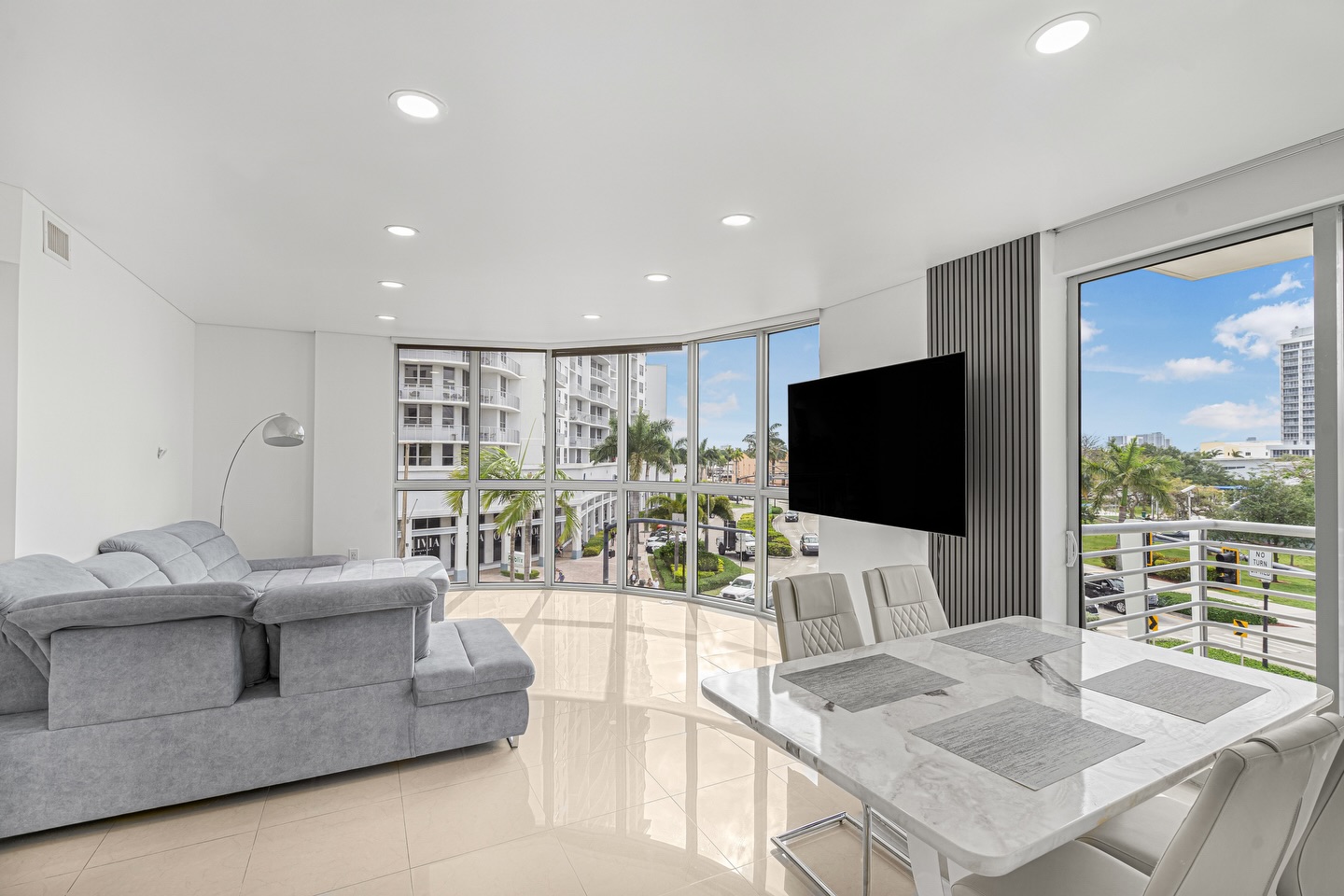 South Florida real estate listing photo by Maksim Arsholoev